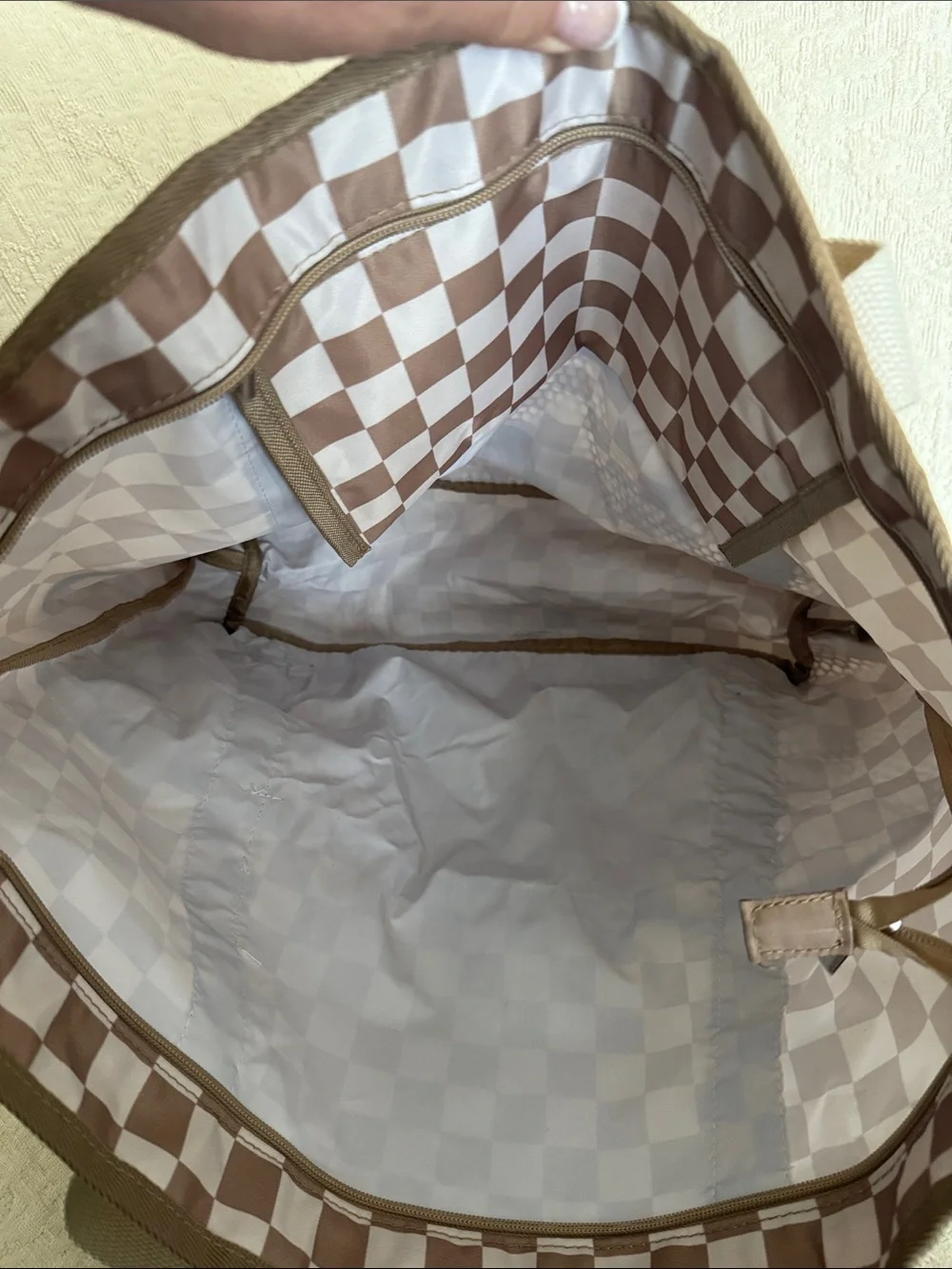 Beige & Cream Checkered Beach Waterproof Tote Bag with Mesh Pocket Zipper NWOT